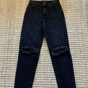 Women’s Jean, black, destructed size 9